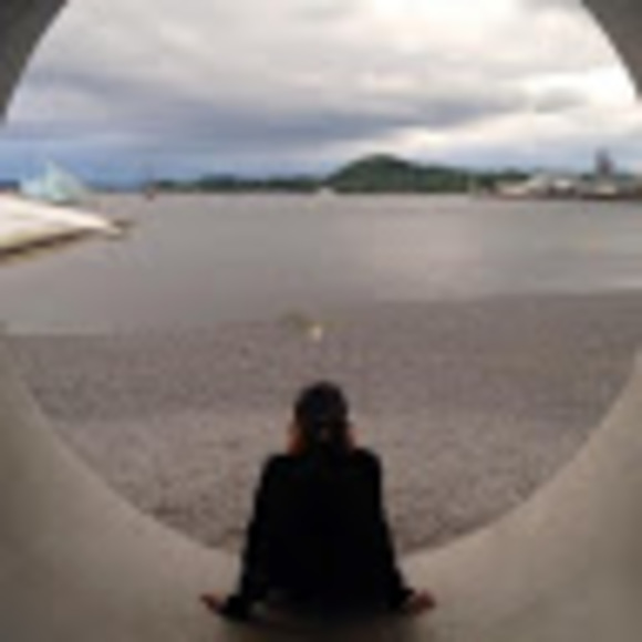 Meet your Posher, Cristina - Picture 1 of 1